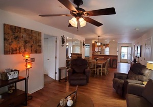*Lakefront*Walk-In*3 Kings*2 Recliners*Boat Slip*