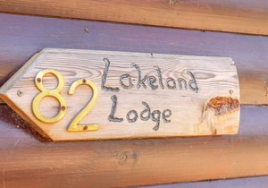 LAKELAND LODGE, family friendly, with hot tub in Pentney
