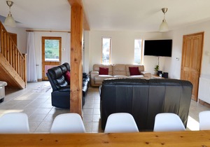 LAKELAND LODGE, family friendly, with hot tub in Pentney