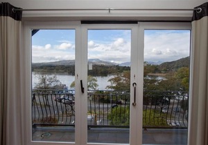 LAKELAND VIEW, romantic, luxury holiday cottage in Ambleside