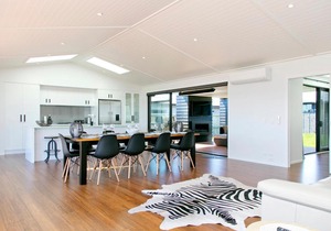 Lakeside Estate - Rainbow Point Holiday Home