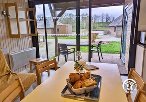 Lakeside Fishing Chalet for 4-6 Guests with Private Dock, Terrace, and Family Amenities