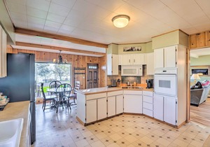 Lakeside Home w/Beach ~ 14 Mi to Ski Area!