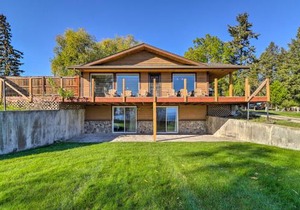 Lakeside Home with Beach about 14 Mi to Ski Area!