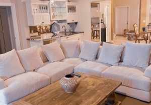 Lakeside Luxury Condo Walk to Beach & Downtown Culver