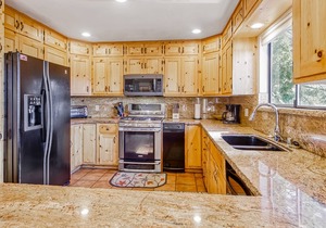Lakeview Home w/Pool Table, Private Hot Tub, Fireplaces - Water Views, Dogs OK