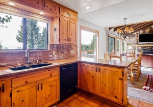Lakeview Home w/Pool Table, Private Hot Tub, Fireplaces - Water Views, Dogs OK