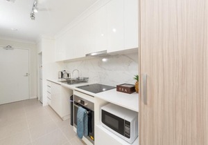 Lakeview Suite 17