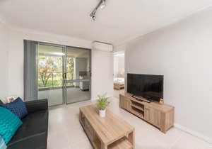 Lakeview Suite 19