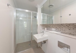 Lakeview Suite 19