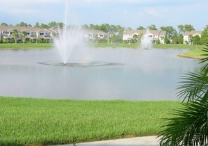 Lakewood Ranch Lakeside Condo Close to Shops and Restaurants