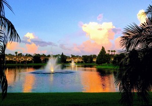 Lakewood Ranch Lakeside Condo Close to Shops and Restaurants