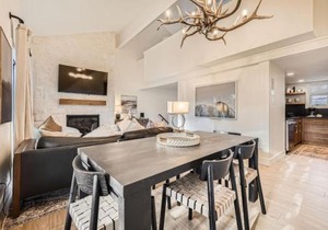 Lance's West 7 Condominium
