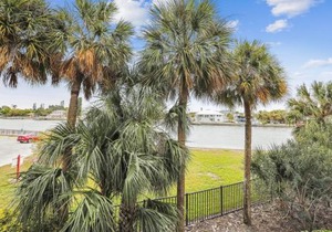 Land's End 1-208 Bay Front - Premier