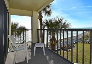 Land's End 301 building 6 Bright Corner Condo with large Beach Front Balcony!
