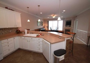Lands End Condo - No Steps! Sleeps 6-8. Large Sectional Sofa. Inquire for Slip.
