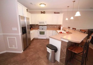 Lands End Condo - No Steps! Sleeps 6-8. Large Sectional Sofa. Inquire for Slip.