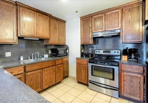 Lantana Retreat - Spacious 3BR w/Pool