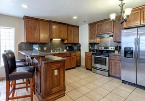 Lantana Retreat - Spacious 3BR w/Pool