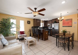 Lantana Retreat - Spacious 3BR w/Pool