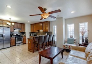 Lantana Retreat - Spacious 3BR w/Pool