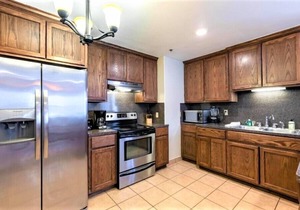 Lantana Retreat - Spacious 3BR w/Pool