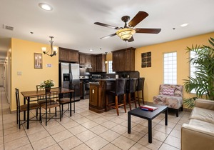 Lantana Retreat - Spacious 3BR w/Pool