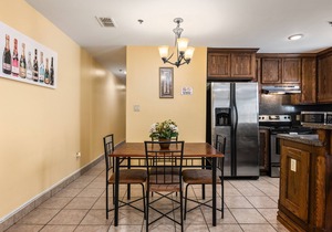 Lantana Retreat - Spacious 3BR w/Pool