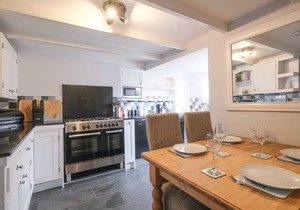 LANTERN COTTAGE, pet friendly, country holiday cottage in Charlestown