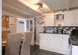 LANTERN COTTAGE, pet friendly, country holiday cottage in Charlestown