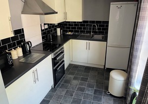 Large 2-Bed House Derbyshire off Chatsworth rd