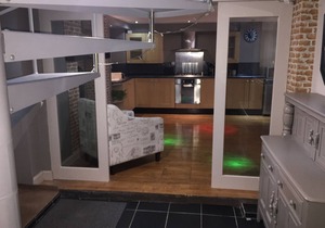 Large 2-Bed House Derbyshire off Chatsworth rd