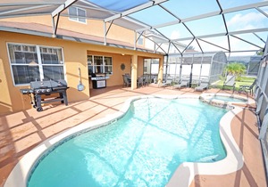 Large 5 Bedroom Pool Home - Bella Toscana