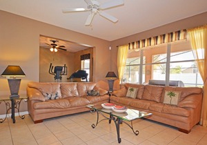 Large 5 Bedroom Pool Home - Bella Toscana