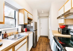 Large 5BR, Easy Walk to Downtown A2