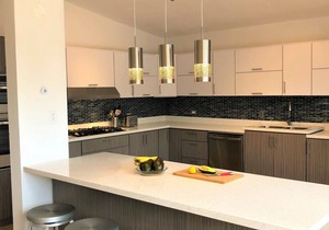 Large 5BR House, Pool, A/C, Solar/Tesla Batteries, 5 Min Walk to Dorado Beach!