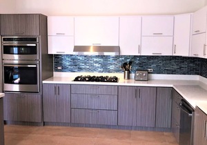 Large 5BR House, Pool, A/C, Solar/Tesla Batteries, 5 Min Walk to Dorado Beach!