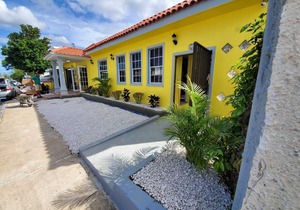 LARGE 8BR Sleeps 38 People with over 3000 SQ FT