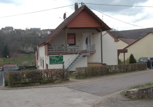 Large apartment right on the forest, ideal for hikers & bikers