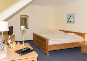 Large comfort double room, shower o. Bath / WC - Hotel u. Landgasthof Zum Bockshahn