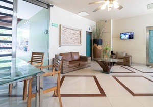 Large, Modern Condo w/ Balcony overlooking 5th Ave. 4 min. Walk to the Beach!