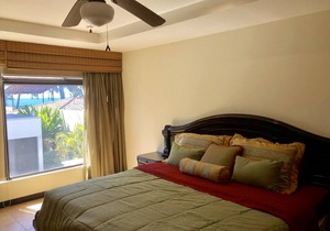 Large Ocean View House, Gated community - Step to the Sand!