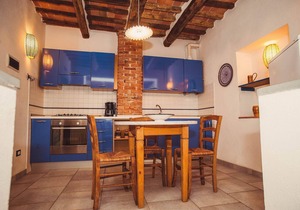 Large studio flat,Wi-Fi, residence with pool,view over the coast,E-car charge