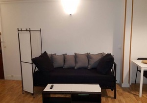 large studio near station / leisure center of St Quentin and Versailles