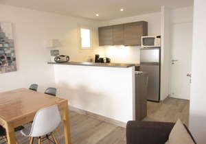 Large T2 + cabin (50m²) renovated 4 to 5 people on the seafront with parking