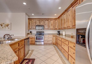 Las Palmas All Inclusive Amenities Resort | 3 bathrooms | Plush New Carpet | Poolside | 1708