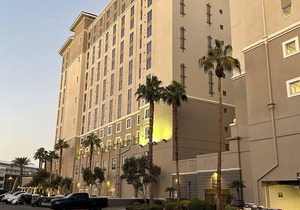 Las Vegas 2 Bedroom 2 Bath Deluxe condo - near strip