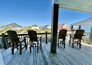 #Latitude Adjustment - 4 Bedrooms - 3 Bath - Sleeps 13