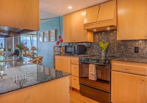 *Lauloa 304* Maui Prime Oceanfront Condo, A/C!