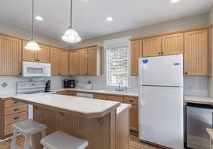 Laurel Grove, Walk to Pool, 6-Seat Golf Cart